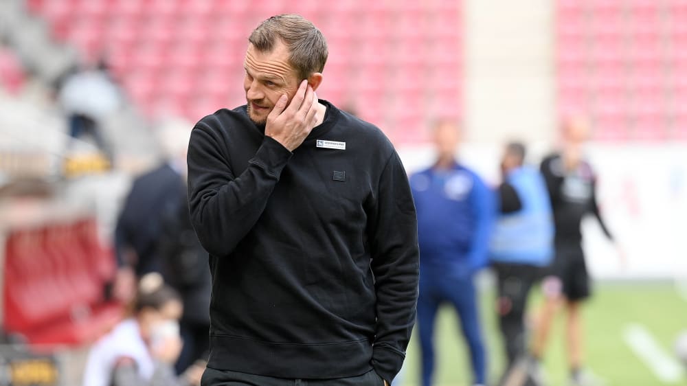 Lässt offen, wer am Sonntag gegen Frankfurt auf dem Feld steht: 05-Coach Bo Svensson.