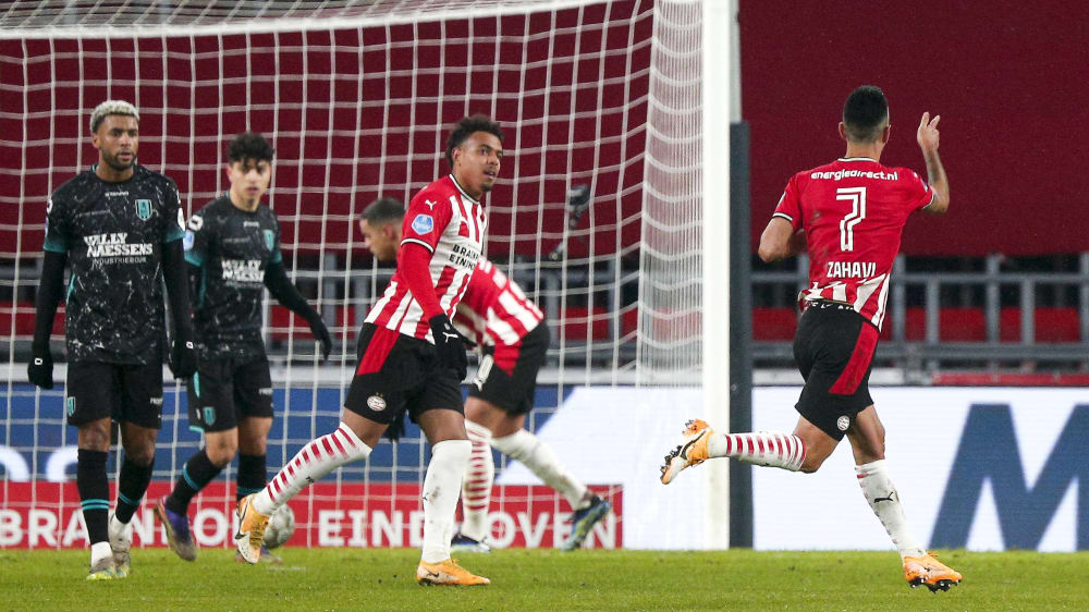 Zahavi Mit Viel Gefuhl Eindhoven Bleibt An Top Duo Dran Kicker