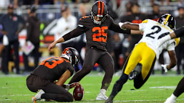 Kicker Andre Szmyt trifft für die Cleveland Browns zum Sieg über die Pittsburgh Steelers