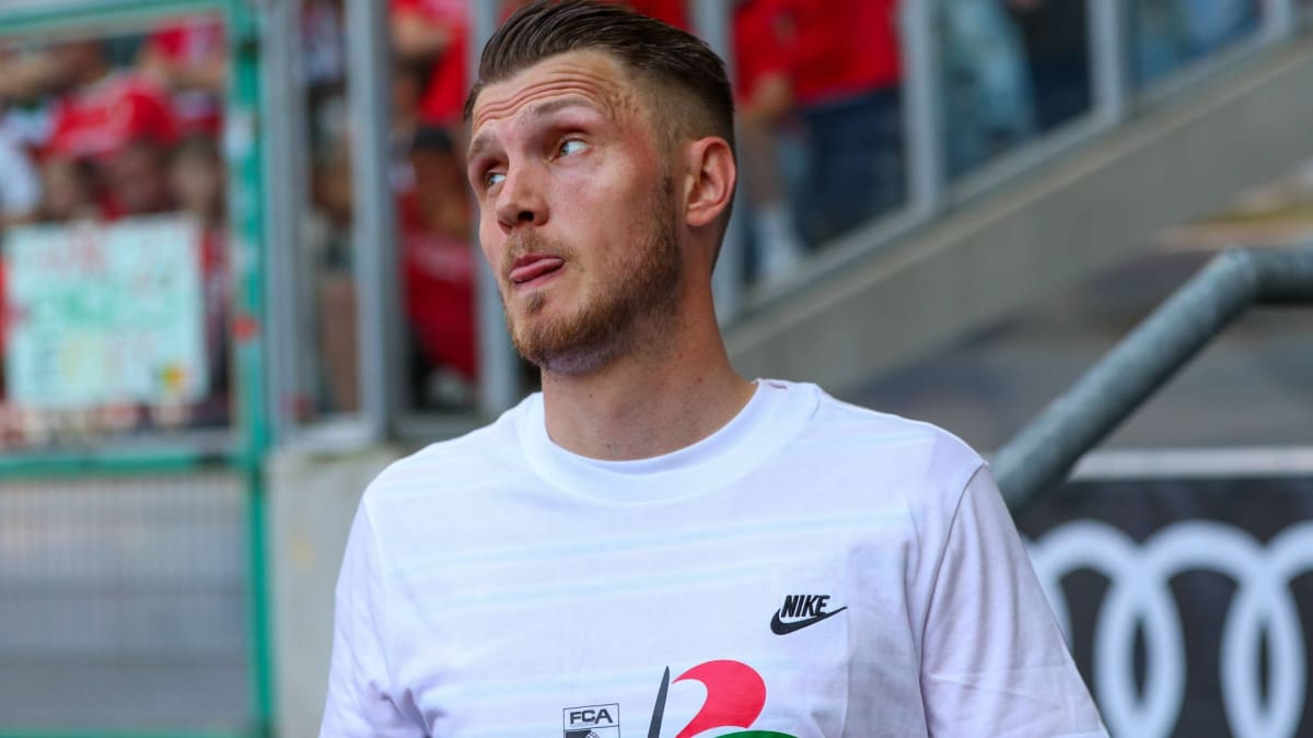 Augsburgs Gouweleeuw: "Da muss man Charakter zeigen" - kicker
