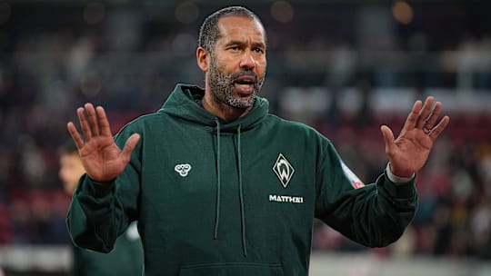 Daniel Thioune trifft mit dem SV Werder Bremen am Samstag auf den FC Bayern.