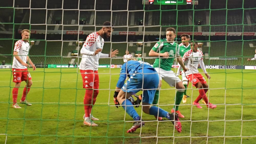 Hatte Robin Zentner den Ball bereits kontrolliert?