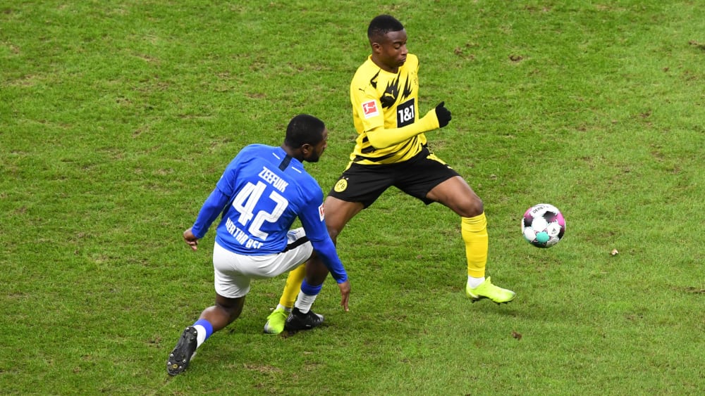Einer von sechs Ballkontakten: Youssoufa Moukoko am Samstagabend in Dortmund.