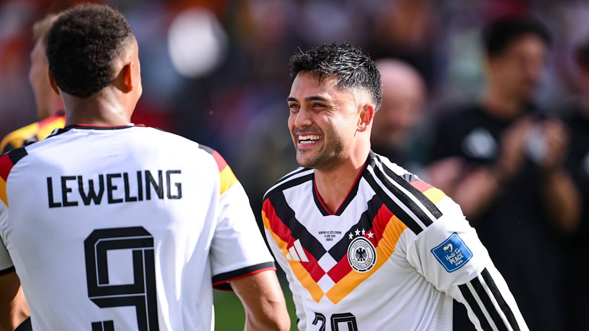 Amiri smiles at World Cup song: |