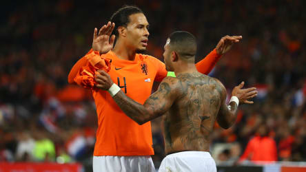 Niederländischer Matchwinner: Doppelpacker Memphis Depay (r.).