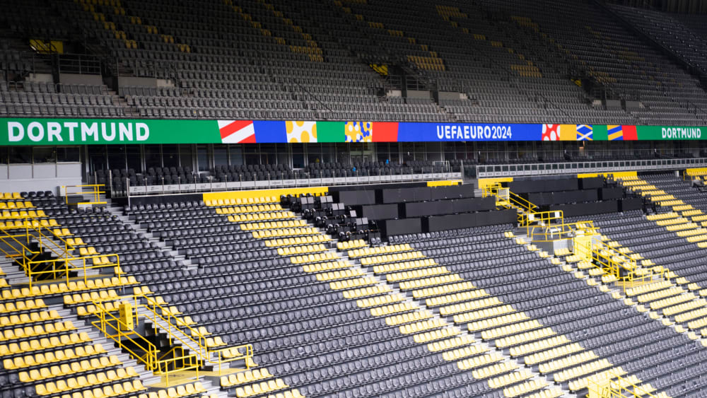هذا النطاق werden bei der EM يتفوق على نفسه: Blick in Heimstadion von Borussia Dortmund.