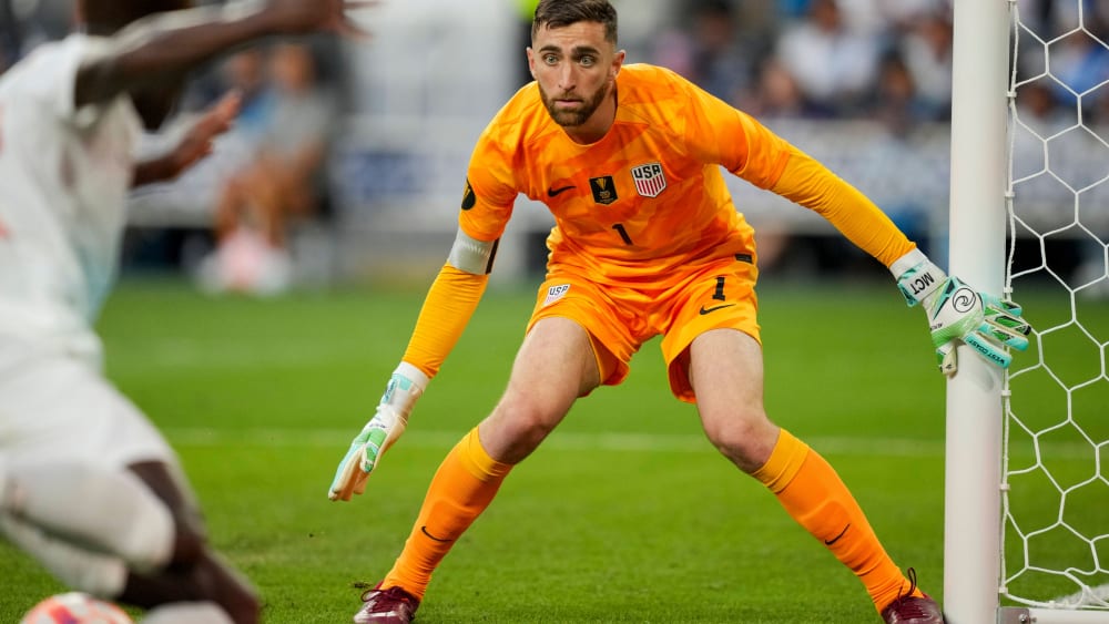 Defending USA in the semifinals on penalties: keeper Matt Turner.