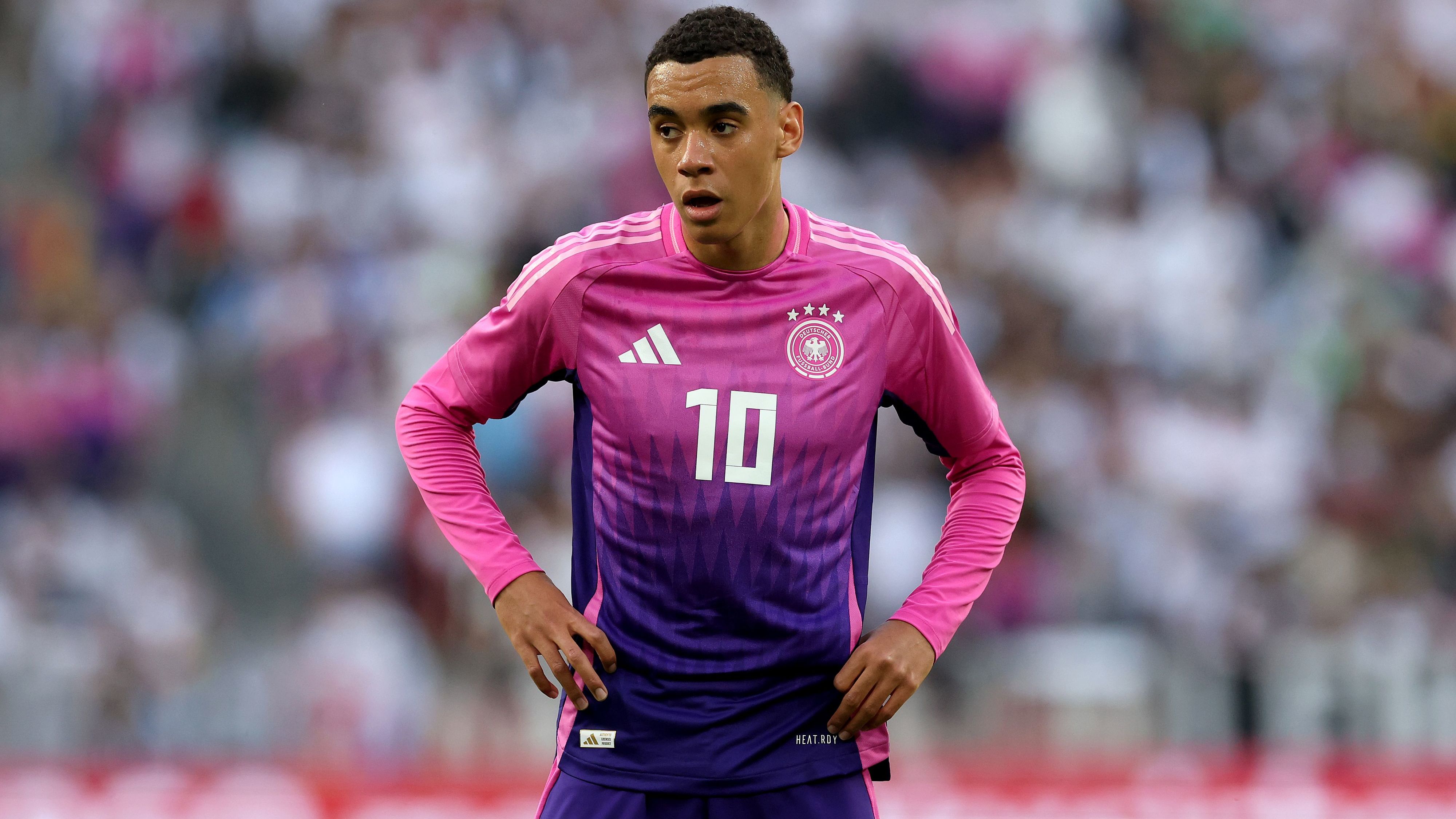 Sportnachrichten | Alle Fußball & Sport News | Live-Ticker & Ergebnisse ...