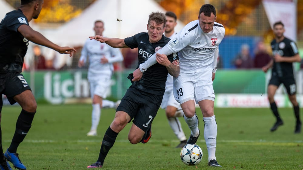 Dimitrios Ferfelis (weißes Trikot) wird den SV Atlas Delmenhorst verstärken.