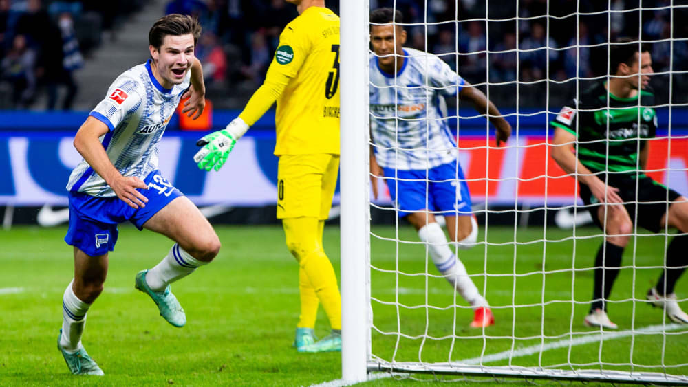 Herthas Joker Ekkelenkamp jubelt.
