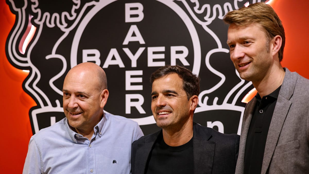 Bayer 04 Leverkusen extends contracts with Carro and Rolfes