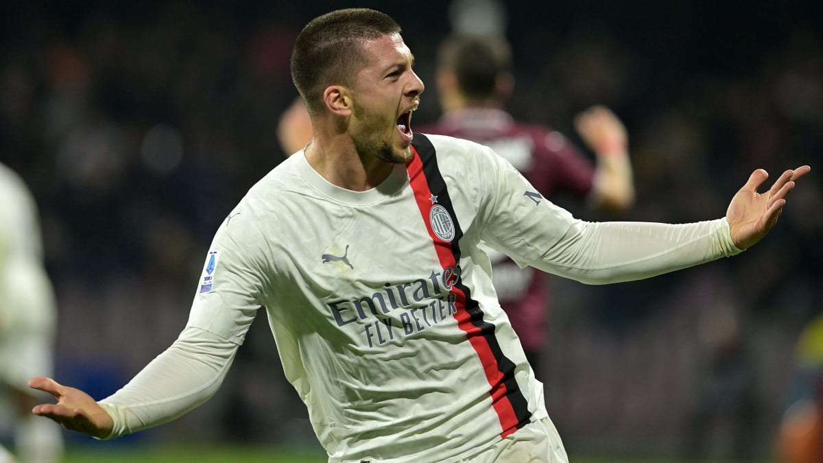 Luka Jovic saves Milan from a point in Salerno
