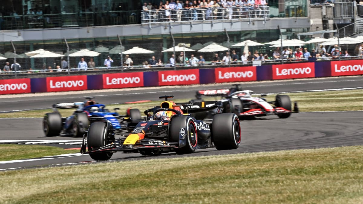 Formel 1 Verstappen gibt in Silverstone das Tempo vor