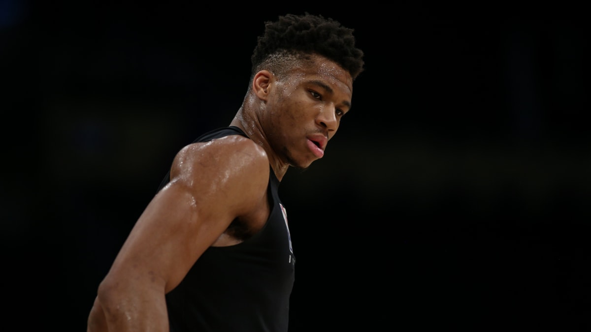 Knieblessur Mvp Antetokounmpo Fallt Aus Kicker