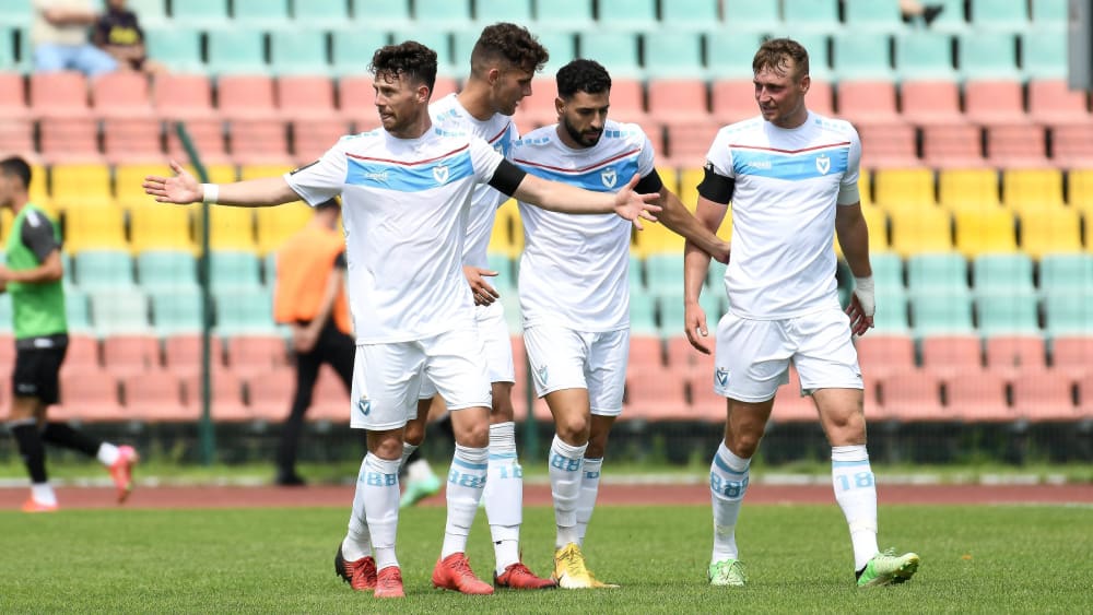 Traumtor Becker Erster Drittligasieg Fur Viktoria Berlin Kicker