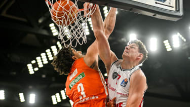 GER, BBL, Playoffs, ratiopharm Ulm vs FIT One Würzburg Baskets 07.06.2025, ratiopharm arena, Neu-Ulm, GER, BBL, Playoffs, ratiopharm Ulm vs FIT One Würzburg Baskets, im Bild Hannes Steinbach (Wuerzburg, 7) setzt sich gegen Marcio Santos (Ulm, 3) durch und punktet *** GER, BBL, Playoffs, ratiopharm Ulm vs FIT One Würzburg Baskets 07 06 2025, ratiopharm arena, Neu Ulm, GER, BBL, Playoffs, ratiopharm Ulm vs FIT One Würzburg Baskets, in the picture Hannes Steinbach Wuerzburg, 7 prevails against Marcio Santos Ulm, 3 and scores nordphotoxGmbHx xHafner nph00200