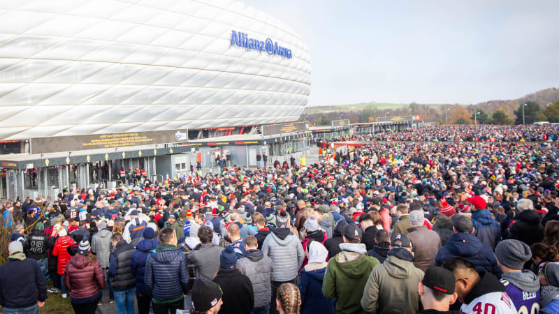 Eintracht Frankfurt join forces with NFL team Carolina Panthers - Eintracht  Frankfurt Men