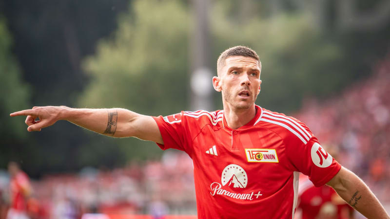 BERLIN, GERMANY - SEPTEMBER 03: Robin Gosens of 1. FC Union Berlin gesticulate during the Bundesliga match between 1. FC Union Berlin and RB Leipzig at An der Alten Foersterei on September 03, 2023 in Berlin, Germany. (Photo by Luciano Lima/Getty Images)