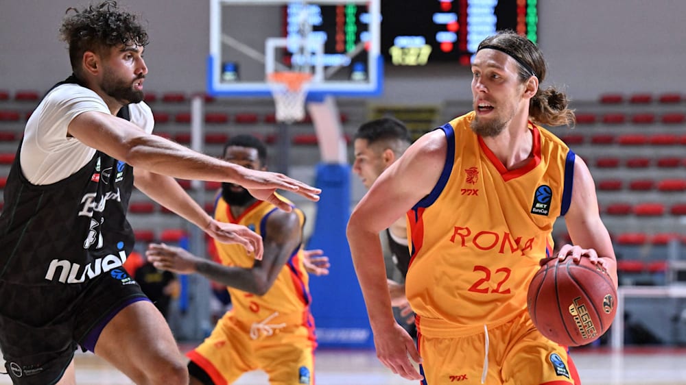 Leere Ränge in Rom: Kelly Olynyk sieht gegen BC Balkan zum Korb