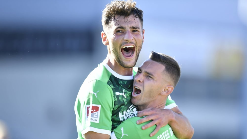 Torschützen unter sich: Fürths Maximilian Bauer (l.) traf zum 2:2, Branimir Hrgota (r.) bereitete vor und erzielte das 1:1.