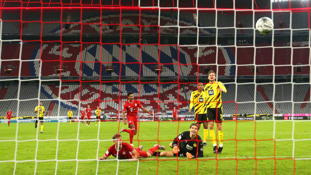 Die Entscheidung: Joshua Kimmich trifft über Marwin Hitz hinweg zum 3:2.