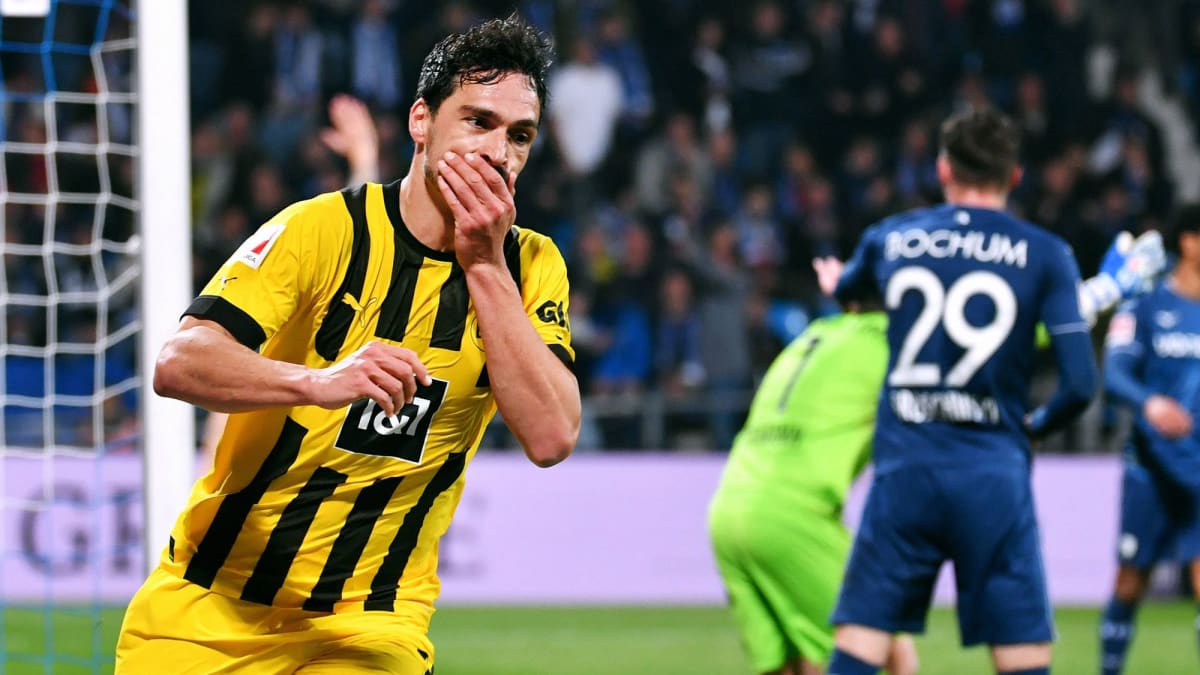 انتقادات ماتس هوملز لتقنية الفيديو (VAR) بعد تعادل بوروسيا دورتموند: "إحدى أوضح المواقف في السنوات الأخيرة"