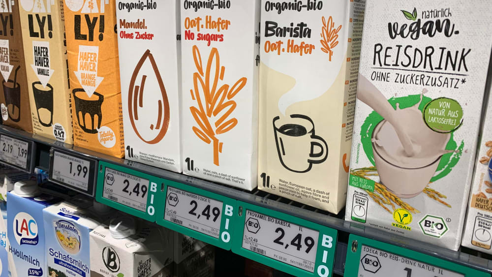 Wie gesund und nachhaltig ist Milchersatz aus Hafer, Mandeln oder ...