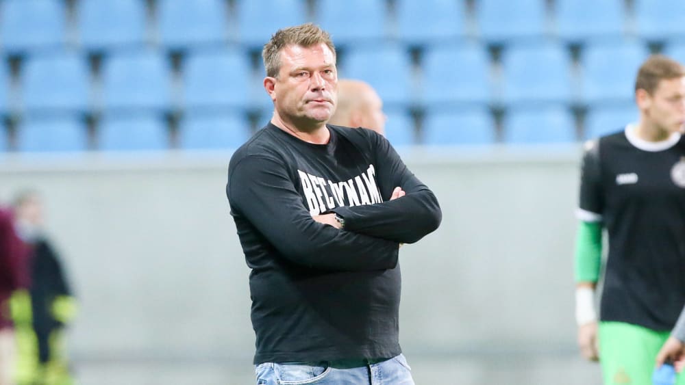 Hat am Wochenende unfreiwillig spielfrei: Dynamo-Coach Benbenneke.
