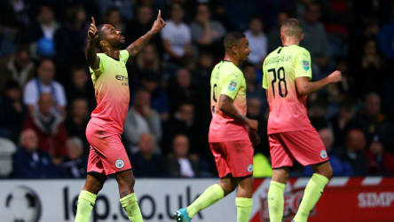 Jubelpose: Raheem Sterling (l.) bejubelt das 1:0.
