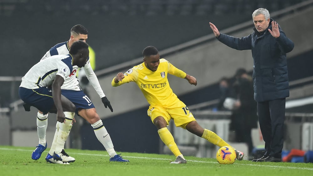 Ob Mourinho es schon ahnte? Ademola Lookman lieferte als Joker eine starke Vorstellung ab - und bereitete das 1:1 vor.