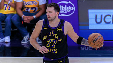 February 24, 2026, Los Angeles, California, USA: Luka Doncic 77 of the Los Angeles Lakers during their regular season NBA, Basketball Herren, USA game against the Orlando Magic on Tuesday February 24, 2026 at Crypto.com Arena in Los Angeles, California. ARIANA RUIZ PI Lakers Vs. Magic PUBLICATIONxINxGERxSUIxAUTxONLY - ZUMAp124 20260224_zaa_p124_012 Copyright: xArianaxRuizx