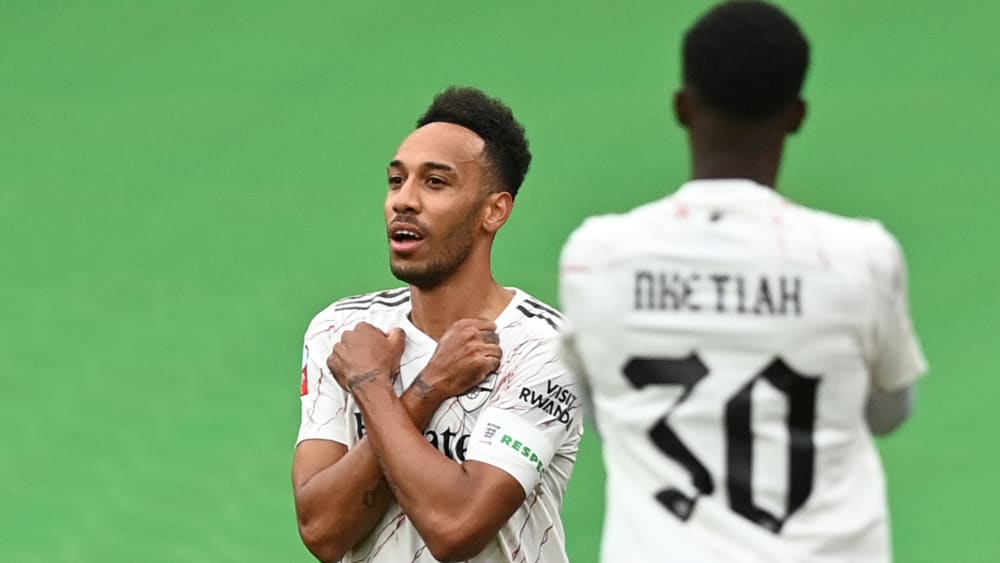 Brachte sein Team in Führung und verwandelte auch den entscheidenden Elfmeter: Pierre-Emerick Aubameyang (li.).