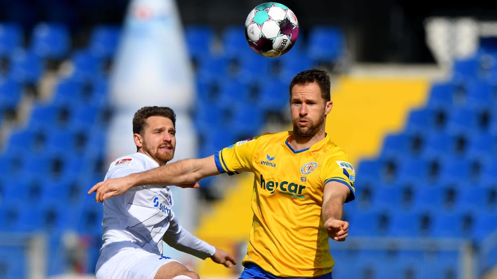 Gemischte Gefühle gegen Darmstadt für Braunschweigs Nick Proschwitz (r.).