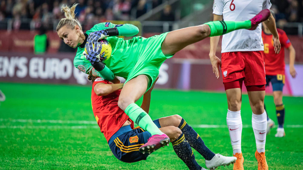 Torhüterin Katarzyna Kiedrzynek, hier im Dress der polnischen Nationalmannschaft, wechselt zur neuen Saison zum VfL Wolfsburg.