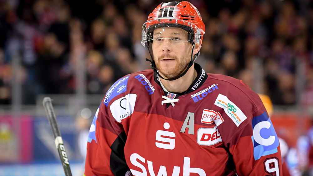 Geht auch in der nächsten Saison für Bremerhaven auf Torejagd: Topscorer Jan Urbas.
