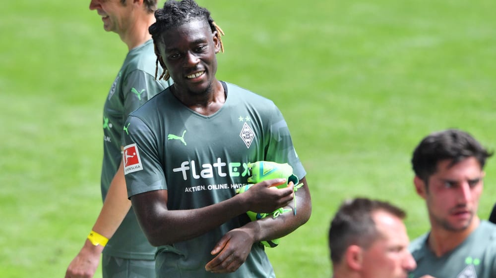 Noch hat Kouadio Koné die Fußballschuhe verletzungsbedingt nicht an.