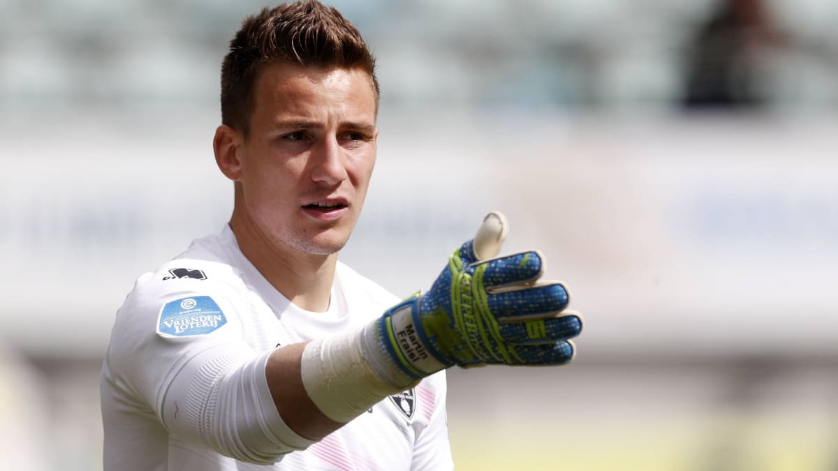 Schalke 04 Holt Martin Fraisl Als Fahrmann Ersatz Kicker