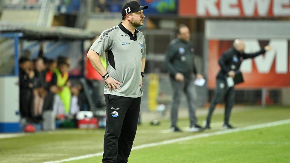 Hatte gemischte Gefühle zum Spiel und sprach über seine Zukunft: Paderborns Coach Steffen Baumgart.