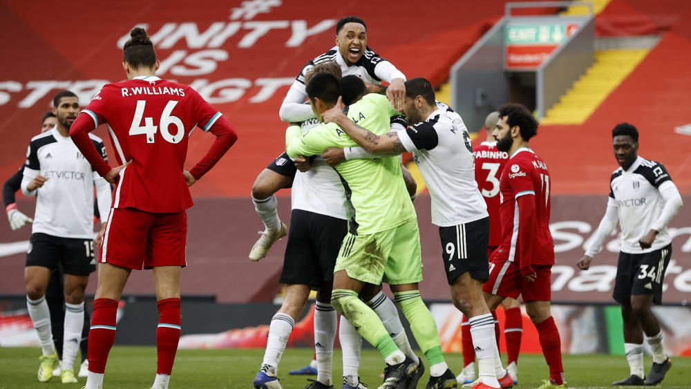 Jubel bei Fulham - hängende Köpfe auf Seiten Liverpools.