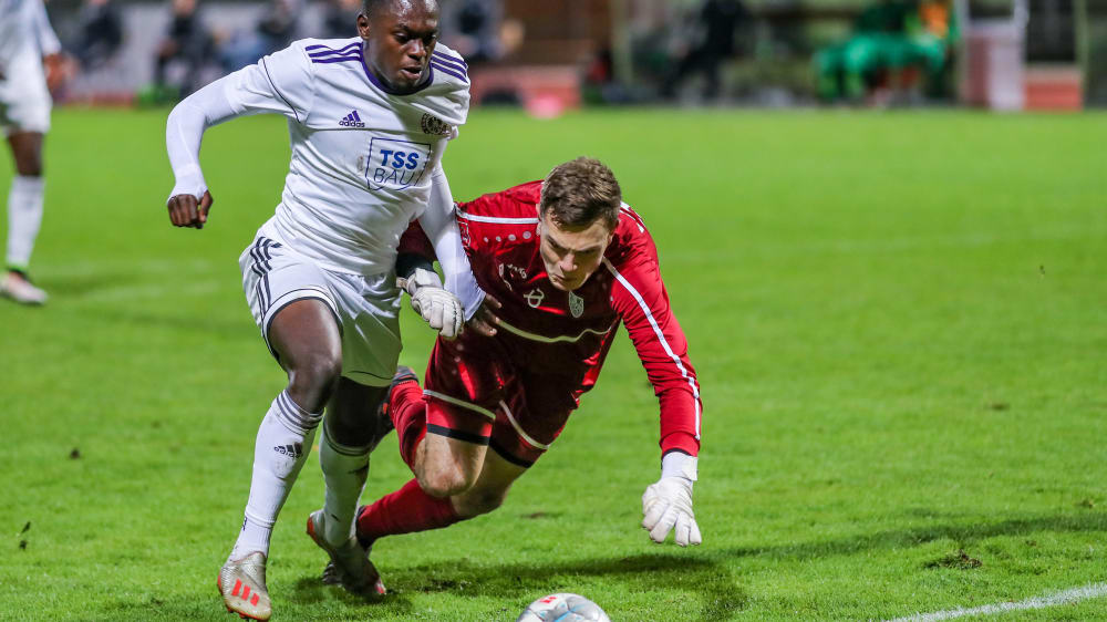 Wechselt von TeBe Berlin zum MSV Duisburg: Rudolf Ndualu (li.).