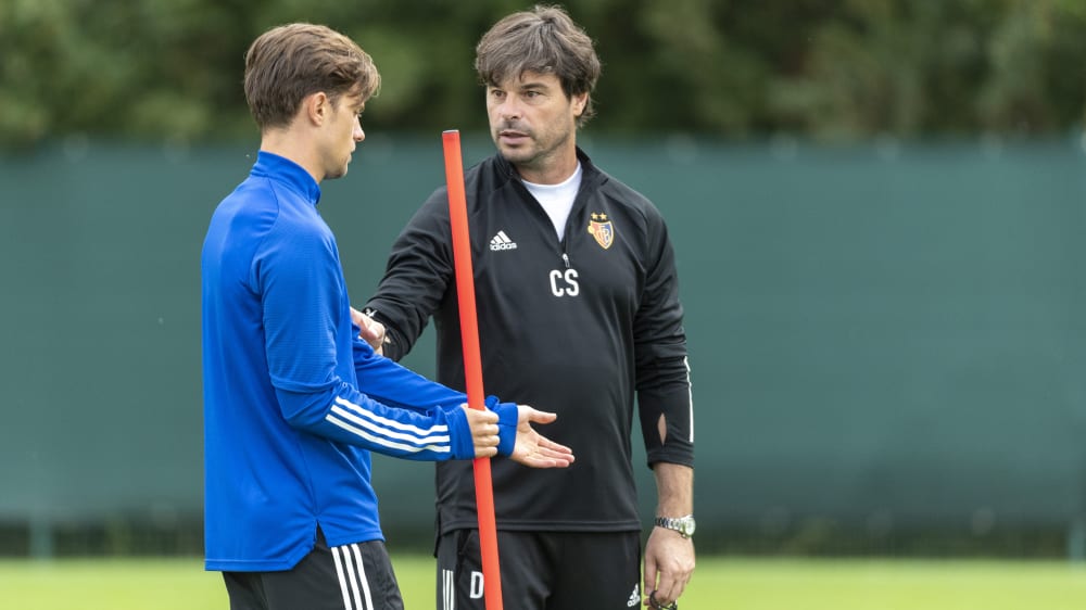 Auf Konfrontationskurs: Valentin Stocker und FCB-Trainer Ciriaco Sforza.