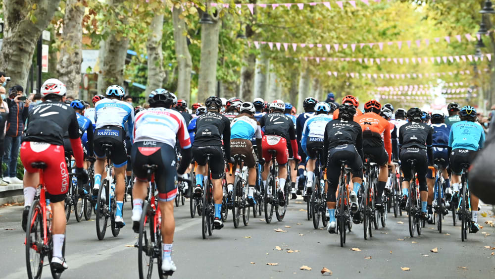 Es rumort im Fahrerfeld: Der Giro steht zur Diskussion