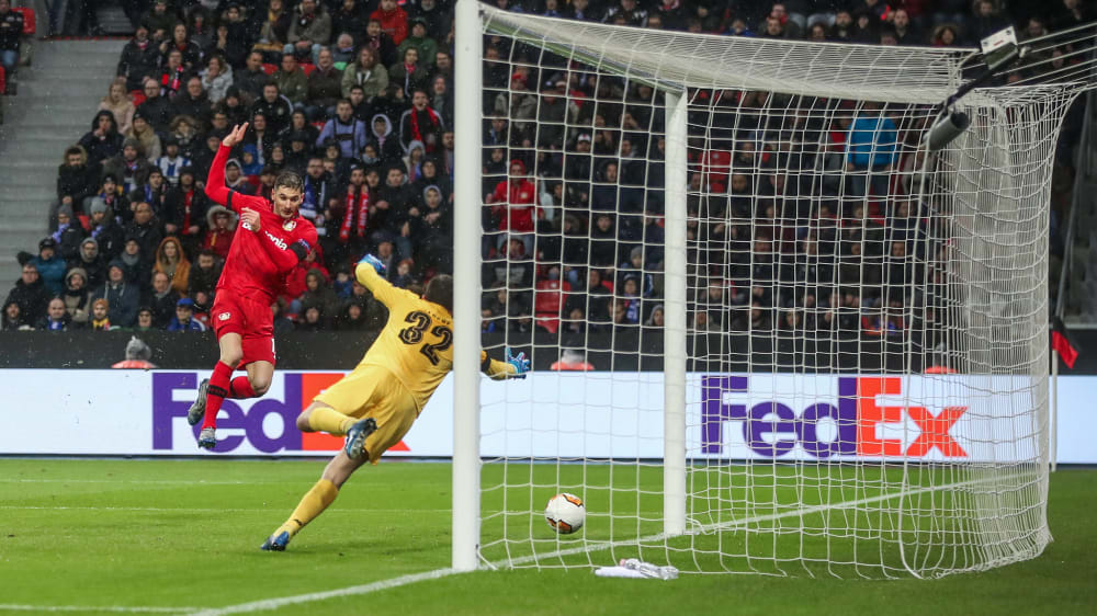 Stürmerinstinkt: Lucas Alario stand in der 29. Minute goldrichtig und schoss zur 1:0-Führung ein.