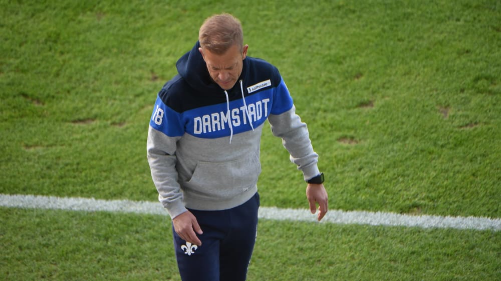Verlor mit Darmstadt beim deutlichen 0:4 gegen Paderborn erstmals ein Spiel im eigenen Stadion: Markus Anfang.