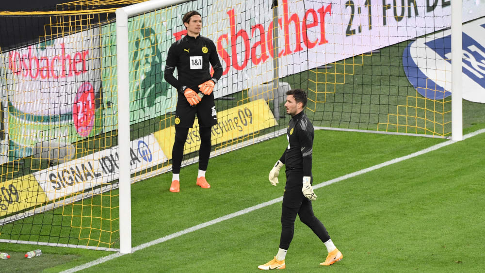 Nur einer kann spielen: Marwin Hitz (links) und Roman Bürki.