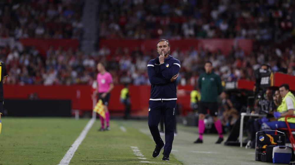 Muss seine Koffer schon wieder packen: Trainer Thomas Doll.