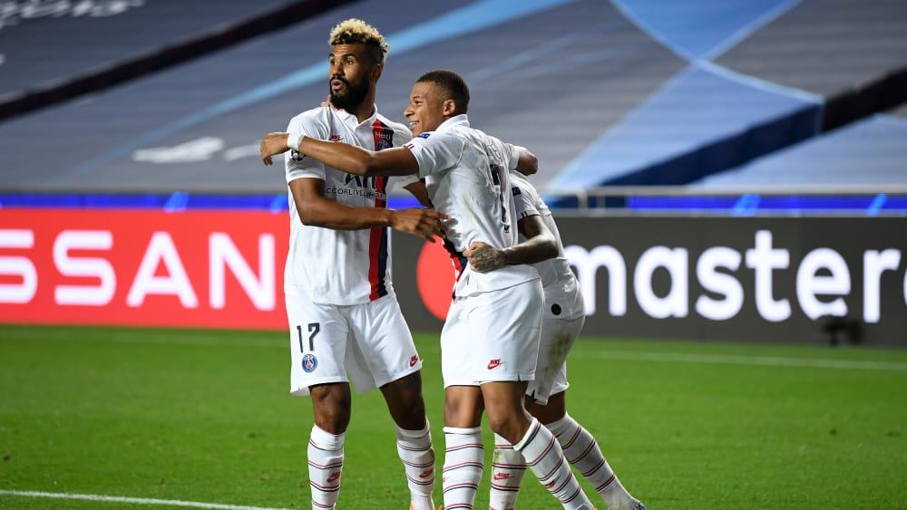 Erfolgreiches Joker-Duo: Eric Maxim Choupo-Moting und Kylian Mbappé bejubeln den späten Doppelschlag zum 2:1.