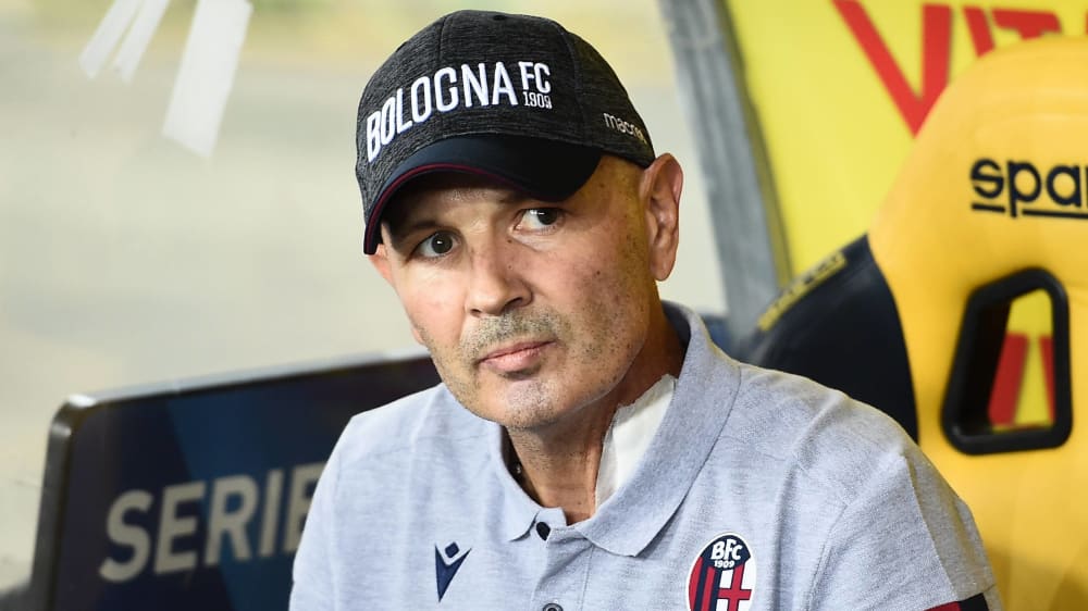 Trotz Krebsbehandlung Sinisa Mihajlovic Uberraschend Fur Den Fc Bologna An Der Seitenlinie Kicker