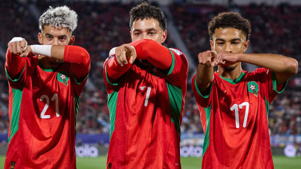 Trio mit drei Fingern: Yassir Zabiri, Othmane Maamma und Gessime Yassine (v.l.).