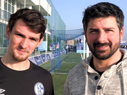 Benito Raman und kicker-Reporter Toni Lieto